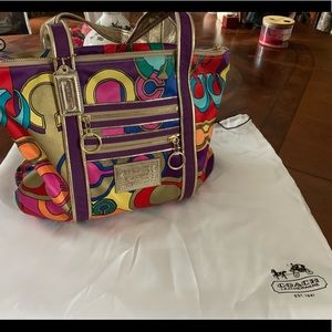 A poppy coach tote handbag